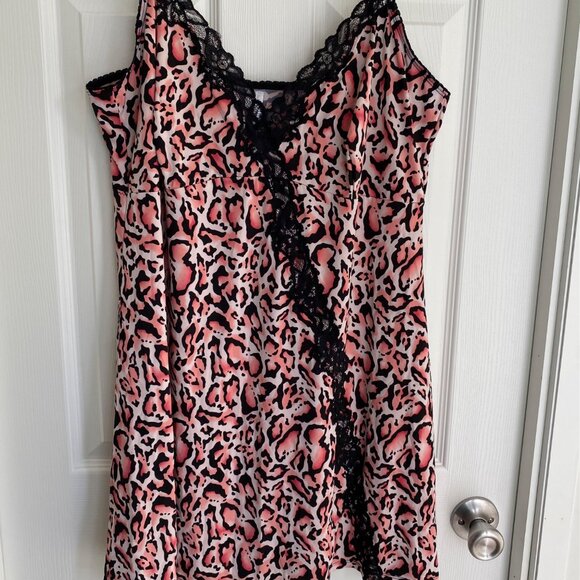 Delta Burke Womens Pink & Black Leopard Print Lace Trim Nightgown Slip Dress - Picture 2 of 8